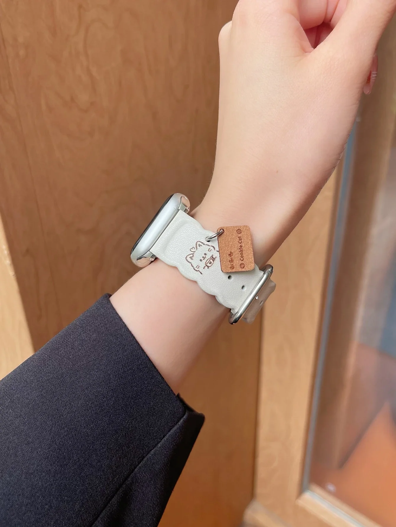 

Fashion Leather loop For Apple Watch band cartoon women new Series Ultra 10/9/8/7/6 38mm 40mm 41mm 42mm 44mm 45mm 46mm Strap