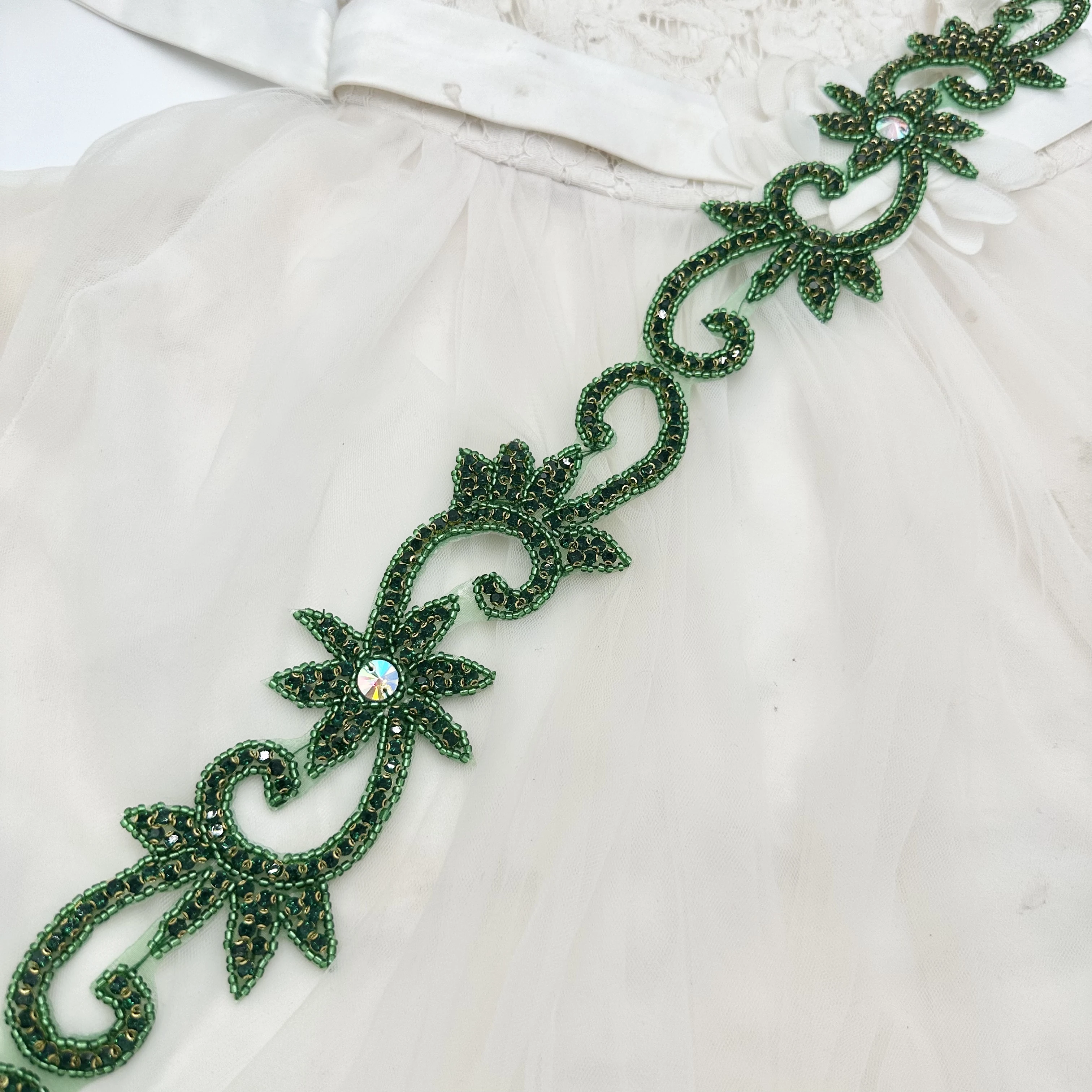 Brown Glass Seed Beads Hollow Embroidery Adhesive Patch Barcode Hand-Sewn Beads Women's Wedding Dress Accessories Decoration