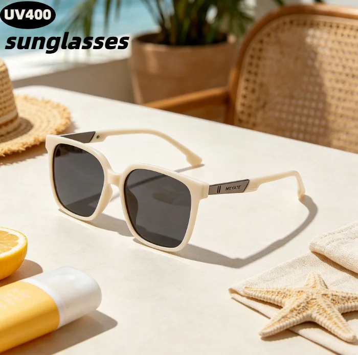

Fashion Square Sunglasses for Women Men Retro White Frame UV400 Black Lens Outdoor Sun Protection for Driving Traving