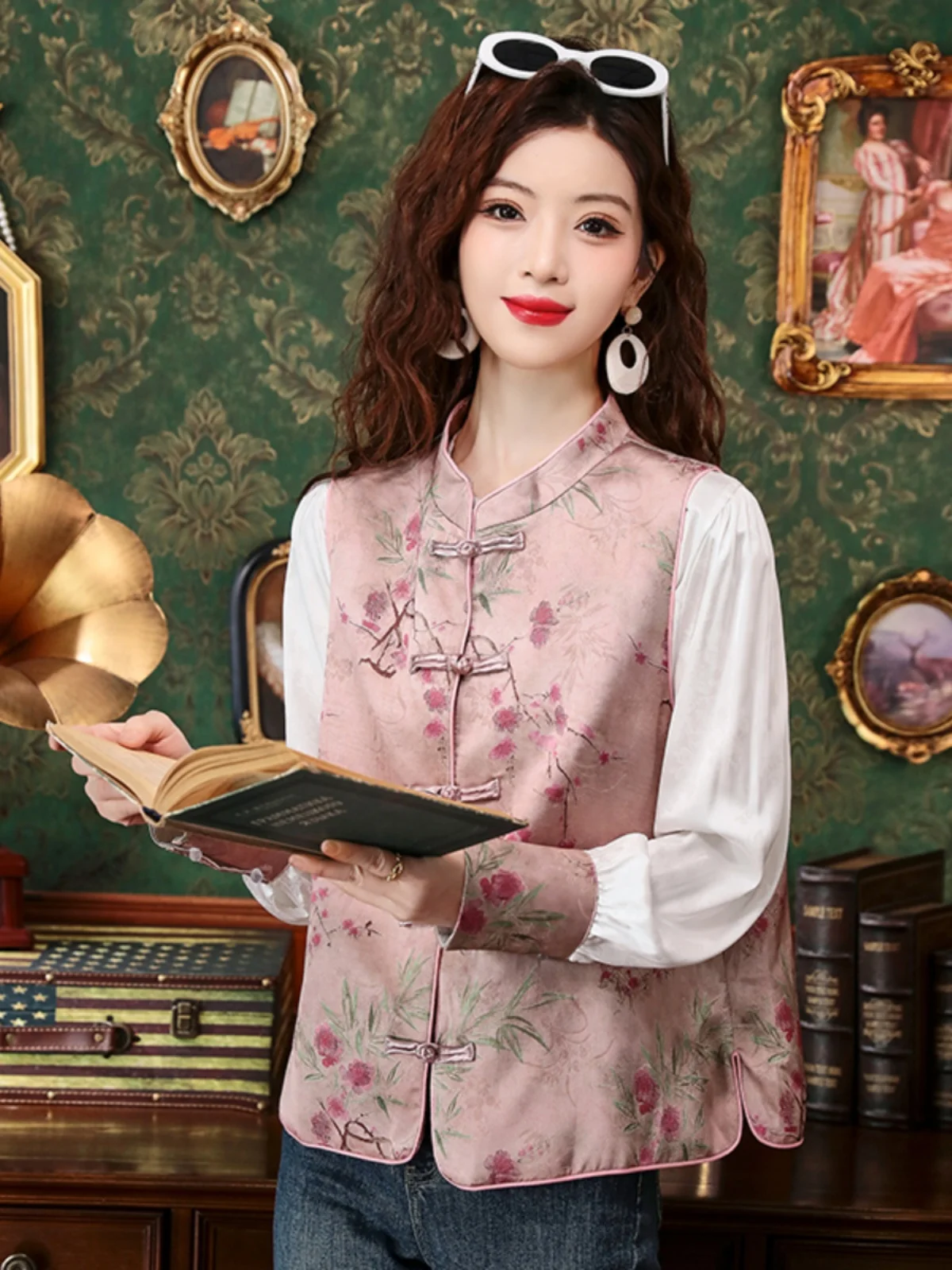 

Новый китайский женский атласный жилет из двух предметов, весенний модный комплект на пуговицах с цветочным узором