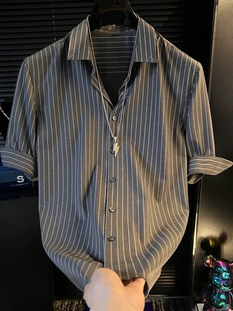 

Casual Stripe Men's irt Thin ort Sve Summer New Sle Breathable Polyester Cotton Blend Five-Quarter Sve Casual Top