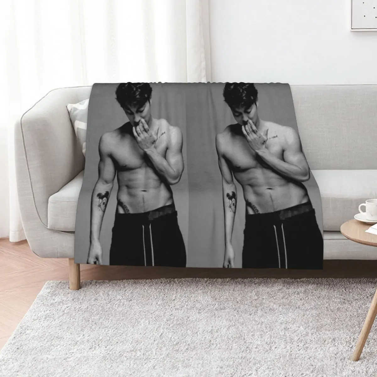 Gong Yoo Bw Throw Blanket Soft Sherpa Fleece Warm Blanket for Winter