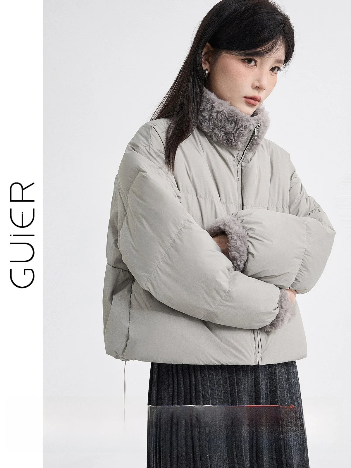 

Женская зимняя куртка Guier из овечьей кожи с пуховым наполнителем, новая коллекция 2025, белая, с воротником-стойкой, теплая, повседневная, свободного кроя