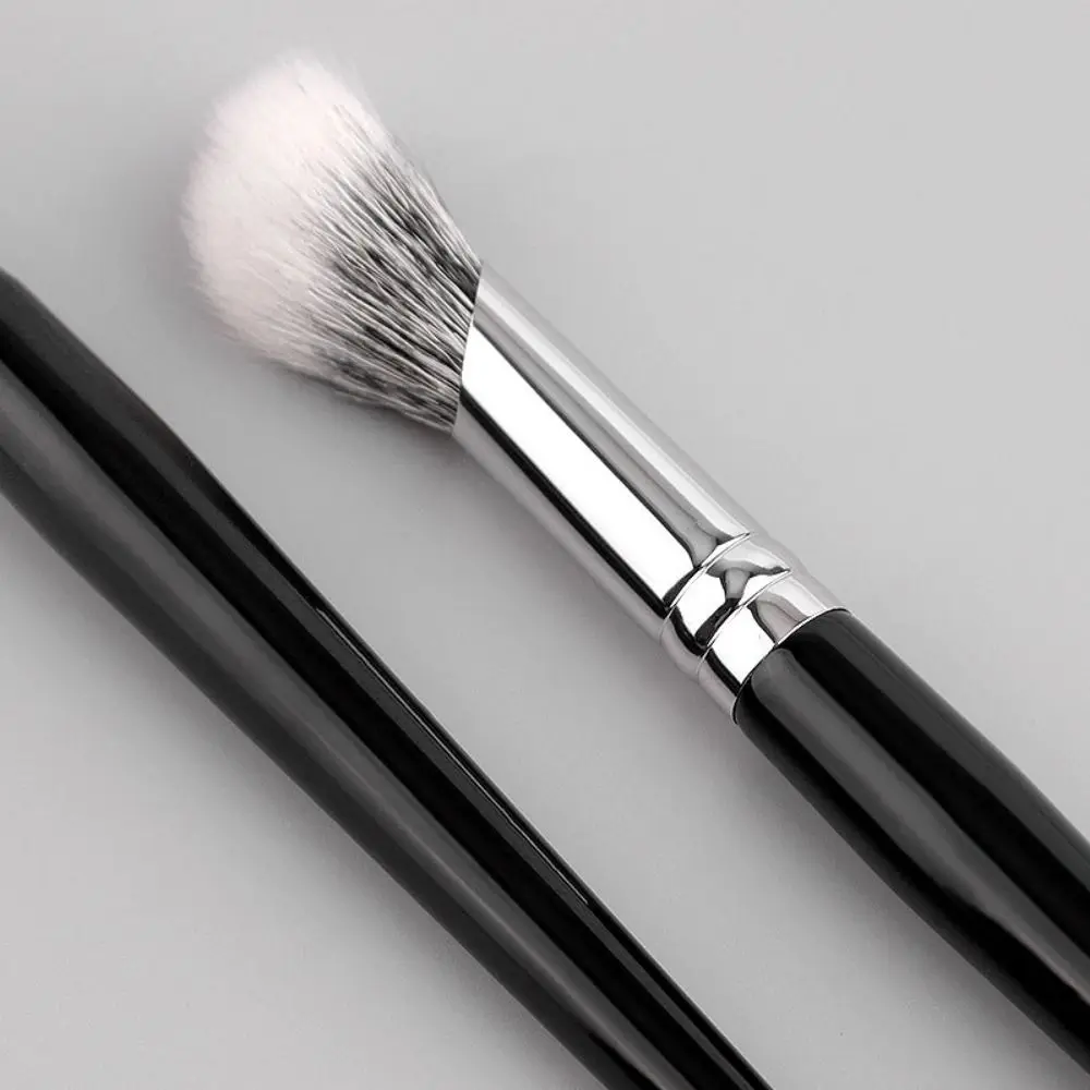 Goat Hair Stippling Makeup Brush Soft High Quality Bevel Blush Make Up Brushes Portable Natural Goat Hair Blusher Brush Face