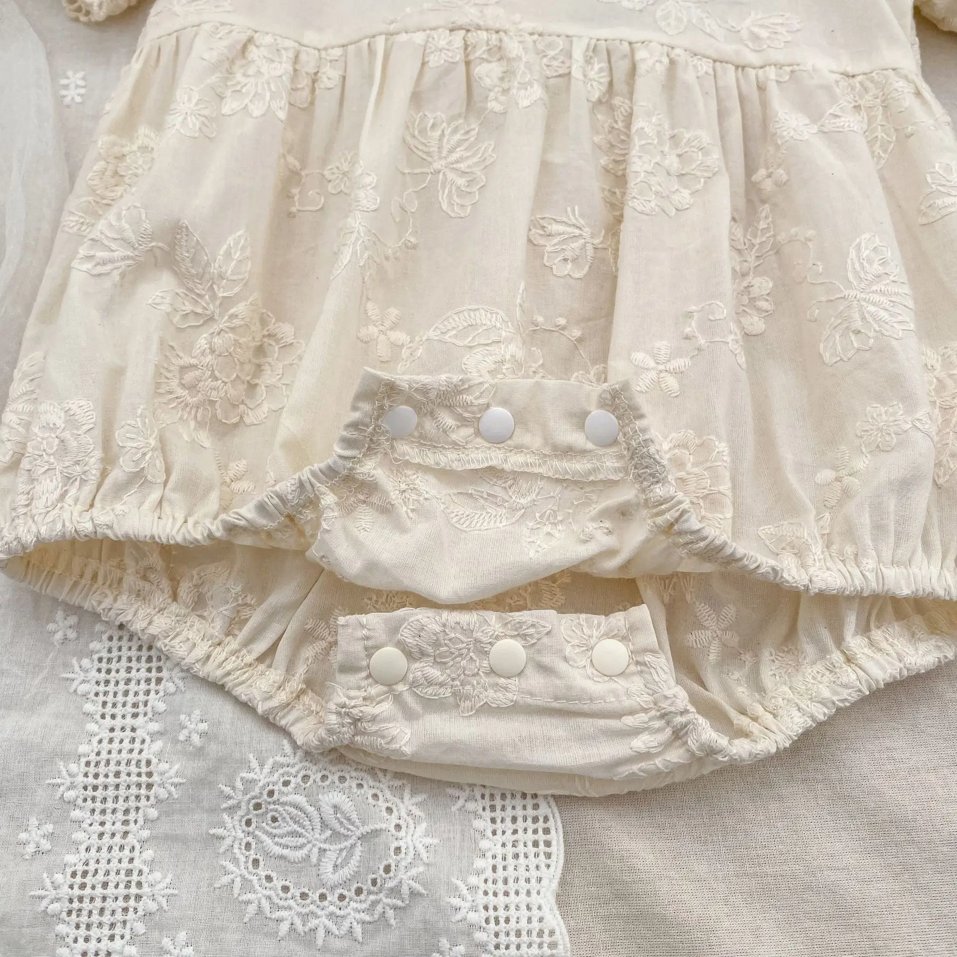 2026 Neuer Sommer-Strampler für Neugeborene, Kurzarm, Baumwolle, Bestickt, Koreanischer Stil, Süßer Kinder-Strampler, Dünne Outdoor-Kleidung – Detail 14
