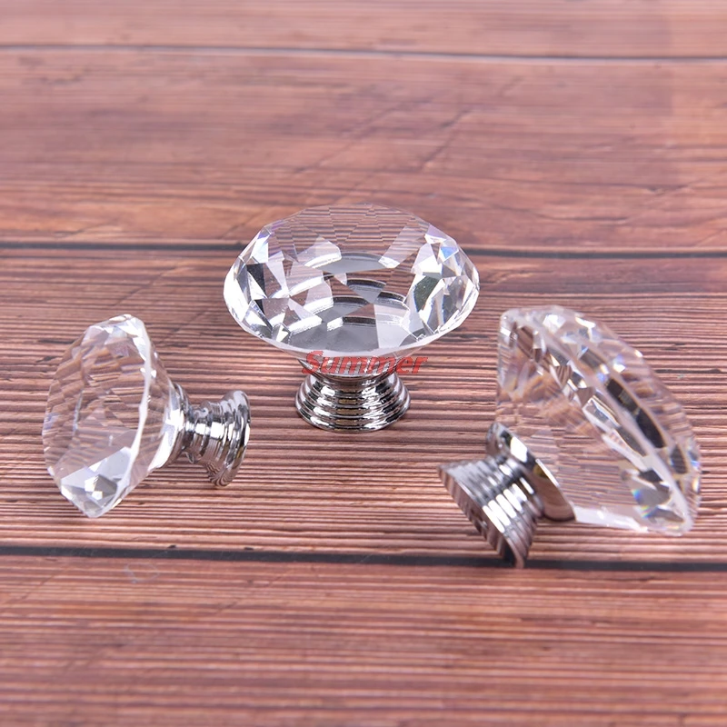 Boutons en verre en cristal en forme de diamant, 20-40mm, Design populaire, poignées pour tiroirs, armoires de cuisine, portes de garde-robe