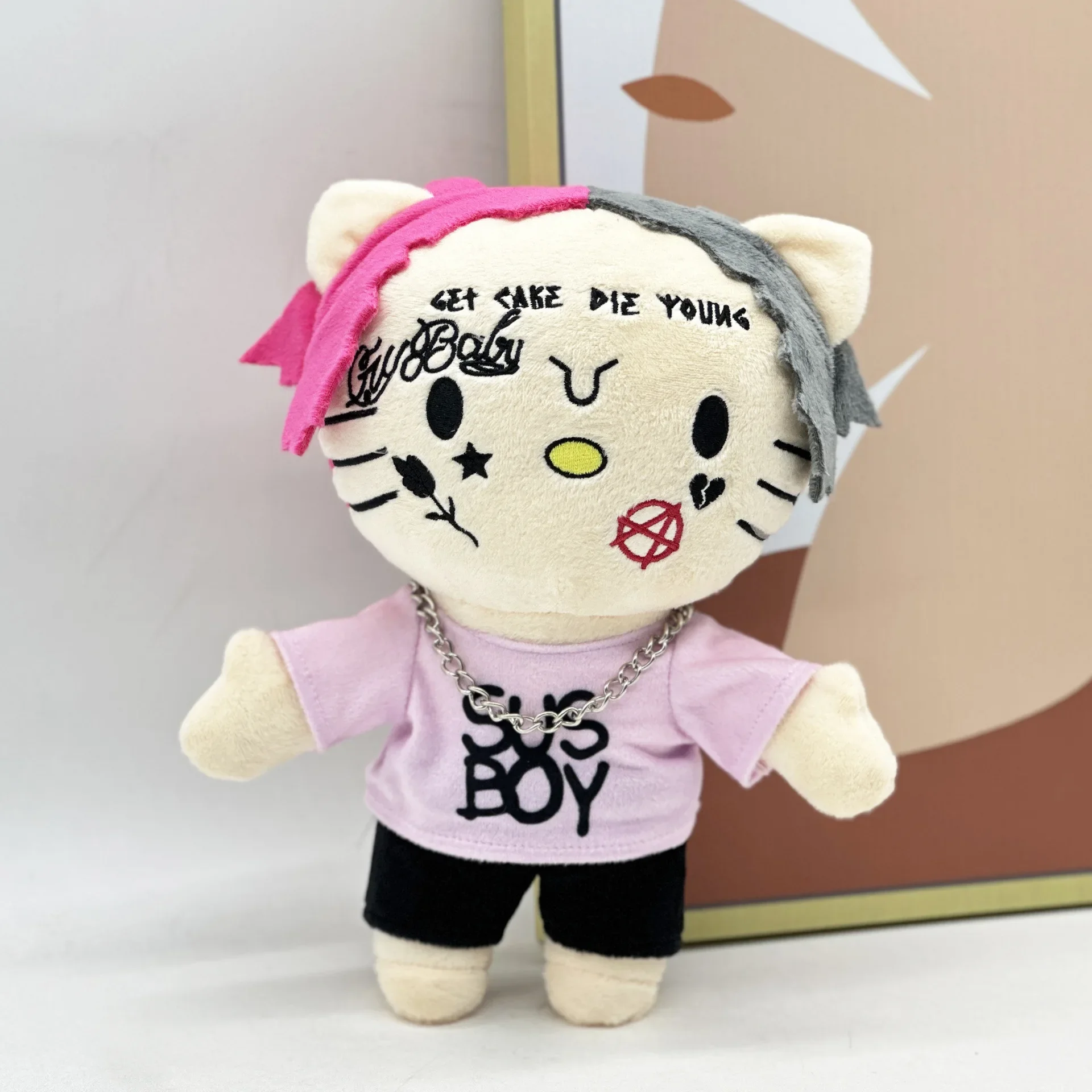 Peluche douce à l'effigie de Kanye Kitty Travis Scott, jouet rembourré avec vêtements, idéal comme cadeau d'anniversaire pour un enfant, nouveauté