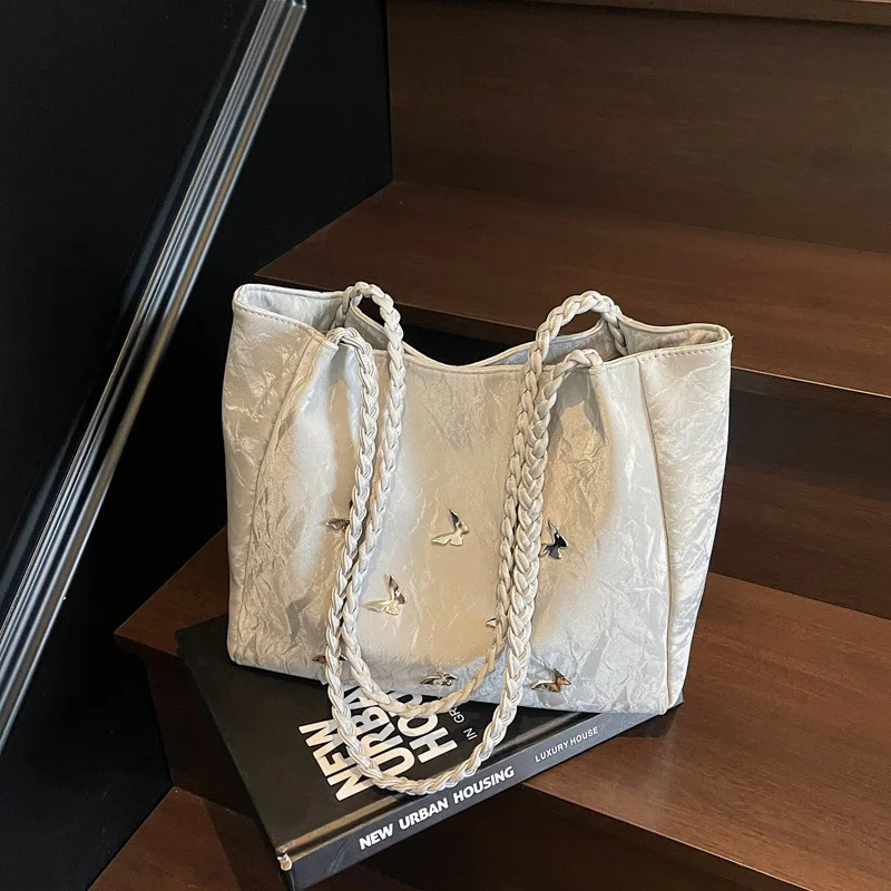 

Женская большая сумка для колледжа 2025 года, просторная сумка через плечо с акцентом бабочки, универсальная студенческая сумочка, очень большая вместимость