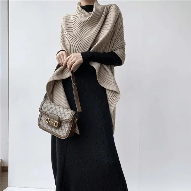 

2024 New Elegant Women Autumn Winter Solid Color Out Streetwear Korean Spliced Poncho Shawl Female Loose Fit Cloak Coat T64