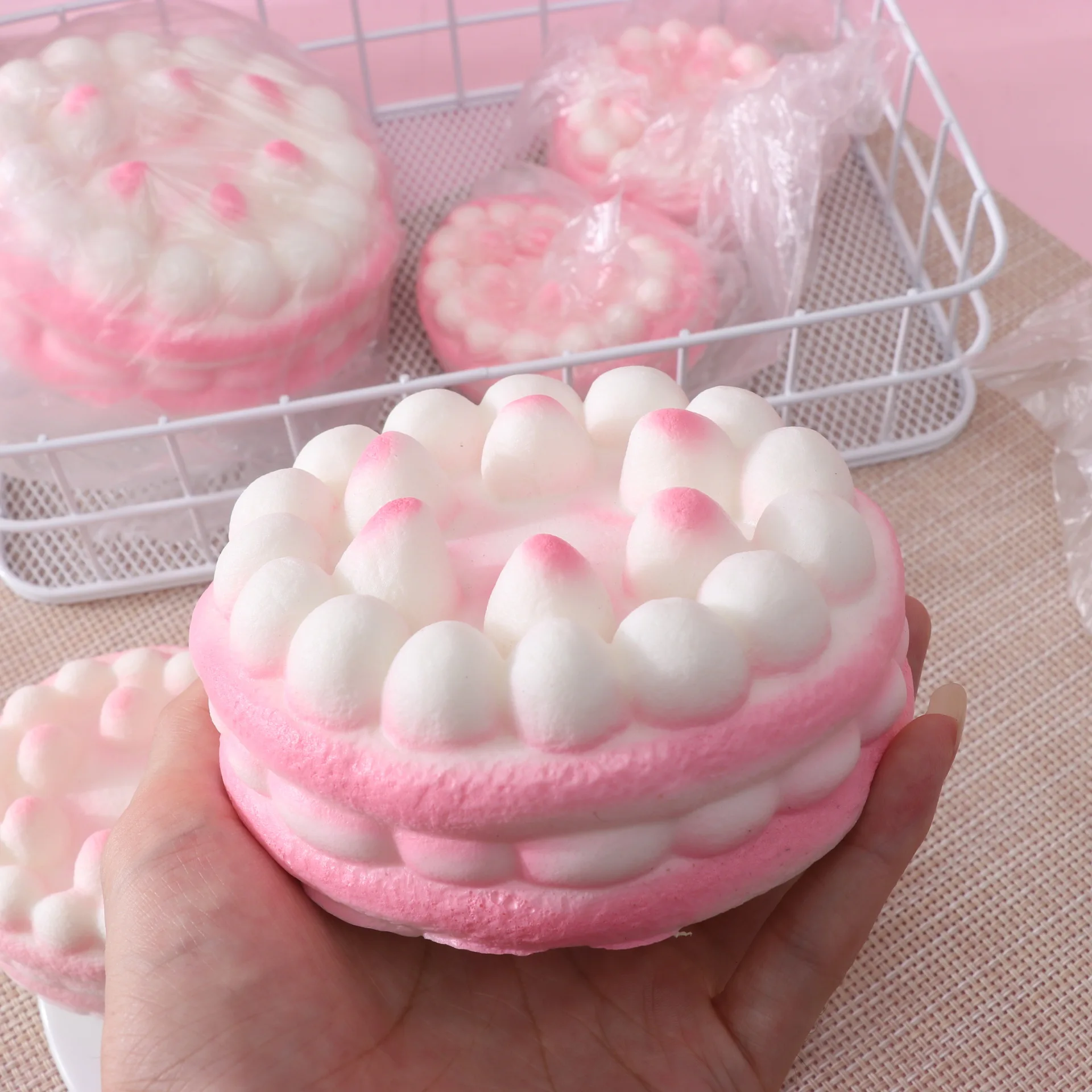 Mokra miękka symulacja Tarta malinowa Szczypta zabawki Super miękka symulacja PU Deser Ciasto Wycisnąć Wolne odbicie Zabawki antystresowe