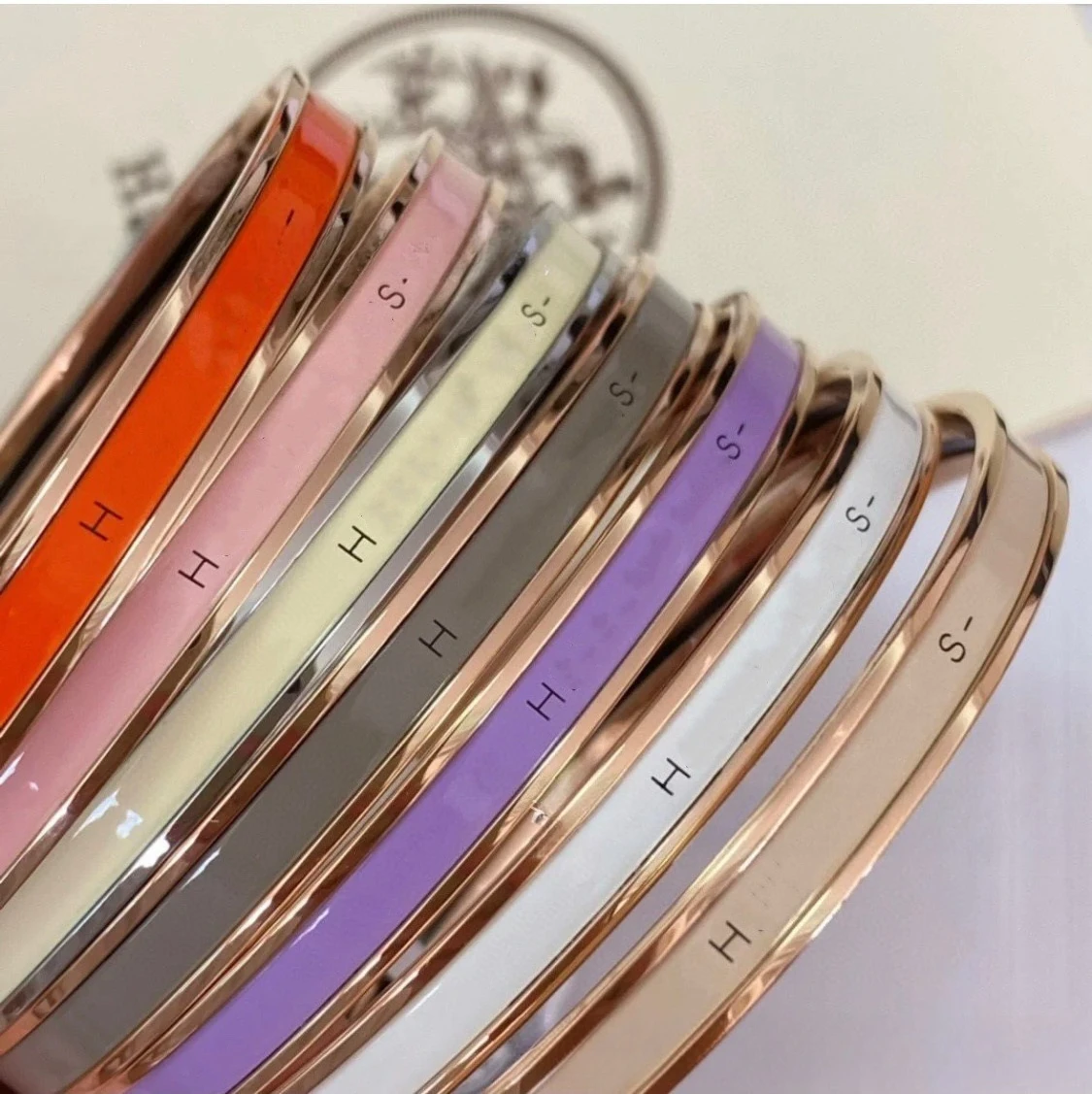 

2025 New Stainless Steel Gold-Plated Enamel Bracelet – Unisex Chic