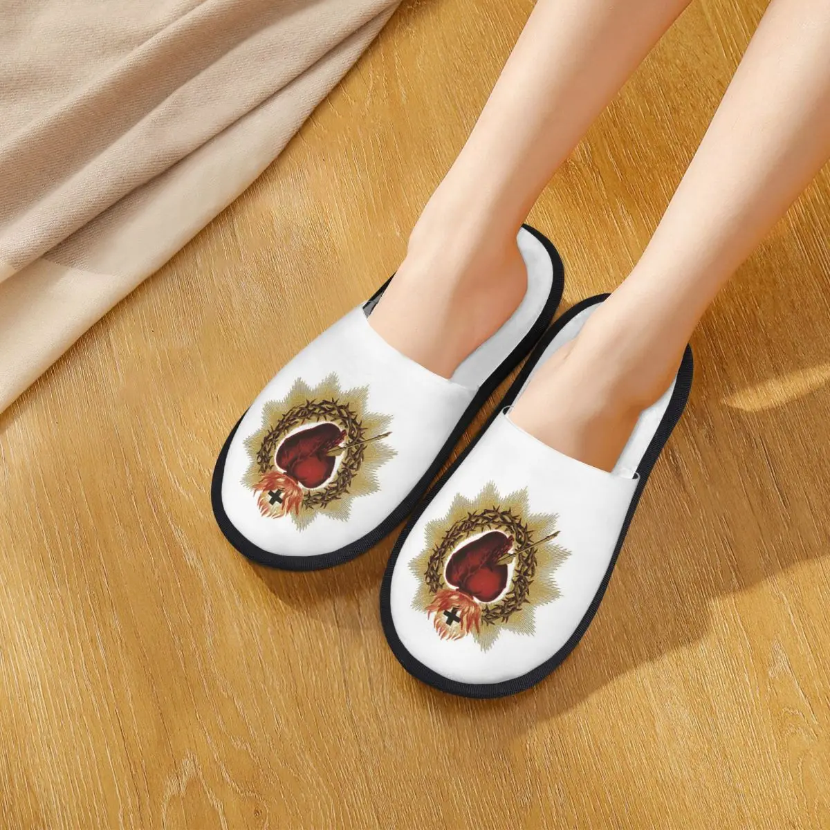 Pantoufles catholiques personnalisées du sacré cœur de jésus, en mousse à mémoire de forme, chaudes et douces, pantoufles de maison pour femmes, chaussures confortables pour chambre à coucher