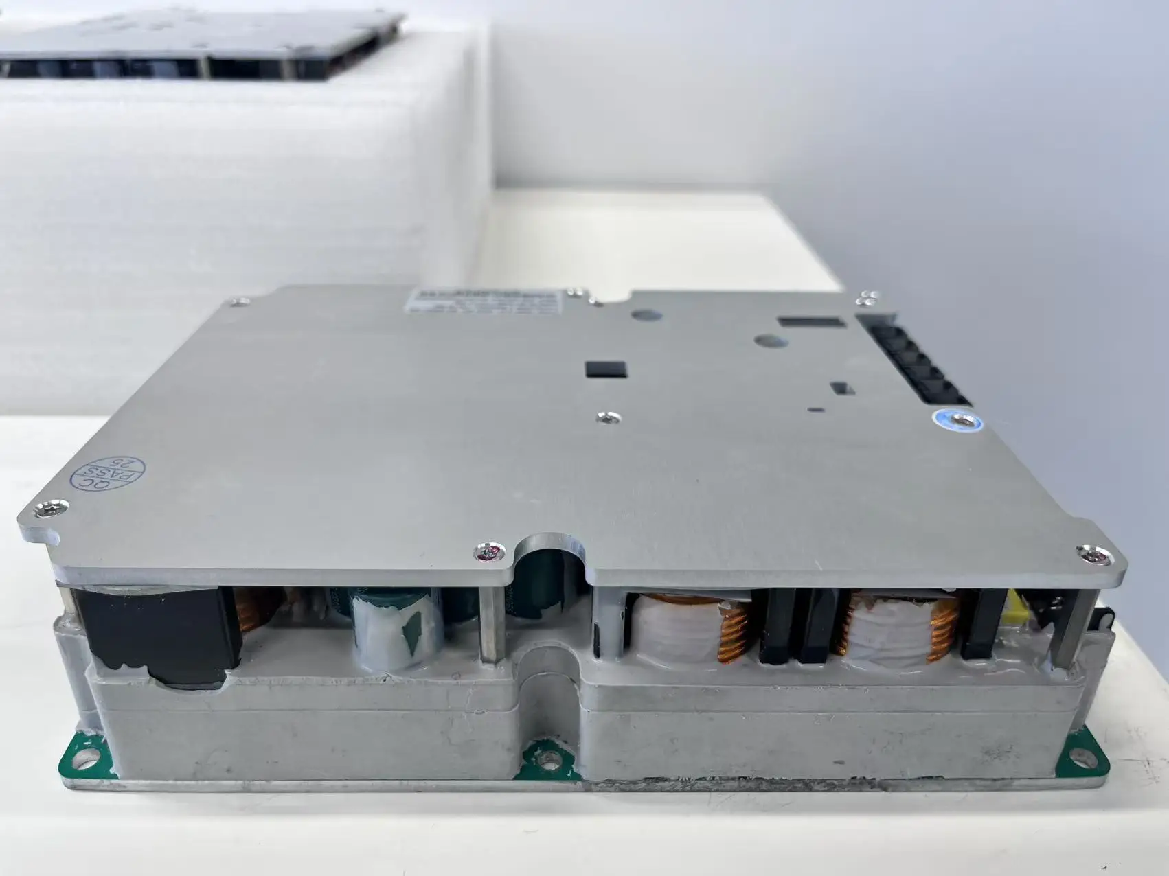 Integrated Dual-Channel Bidirectional 1.5kW DC-DC Onboard Converter Module Digital Control IP67 Rated Air Cooled 94% Efficiency