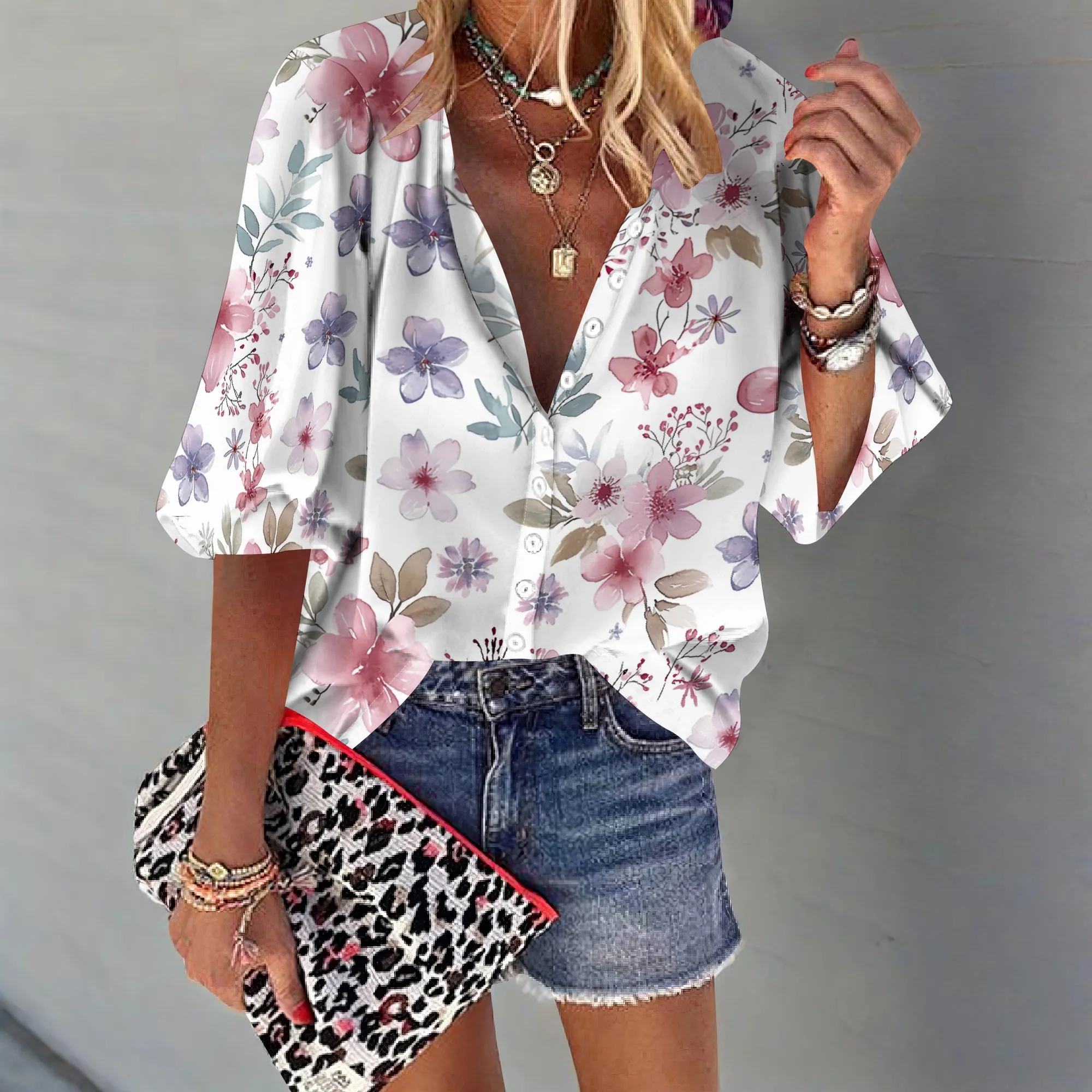 Рисунок 3 - Женские рубашки на пуговицах с