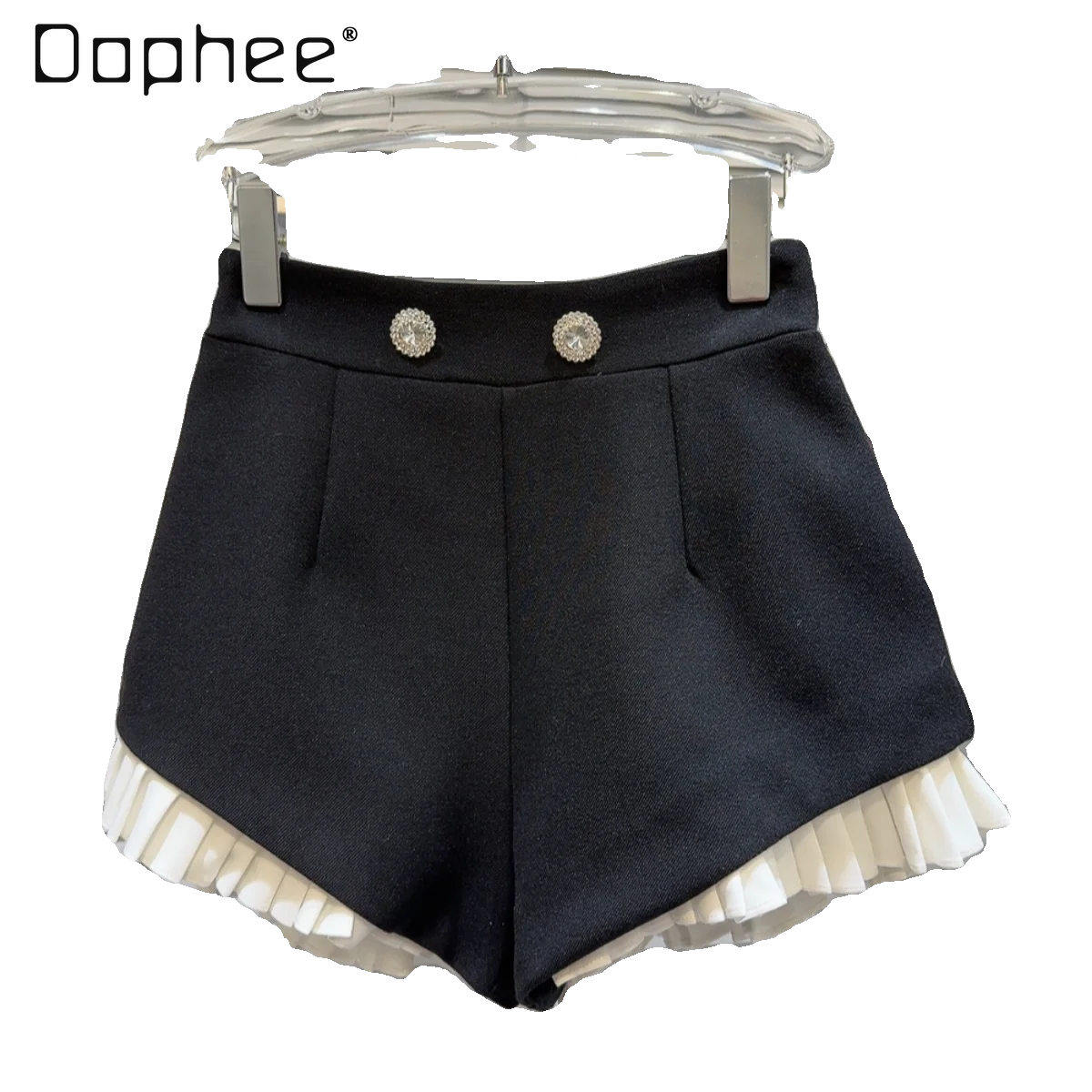 Elegant Woman Rhinestone Metal Buckle Black Shorts 2024 Spring New Ladies Socialite Pleated Lace Hot Pants Feminino Short Pants