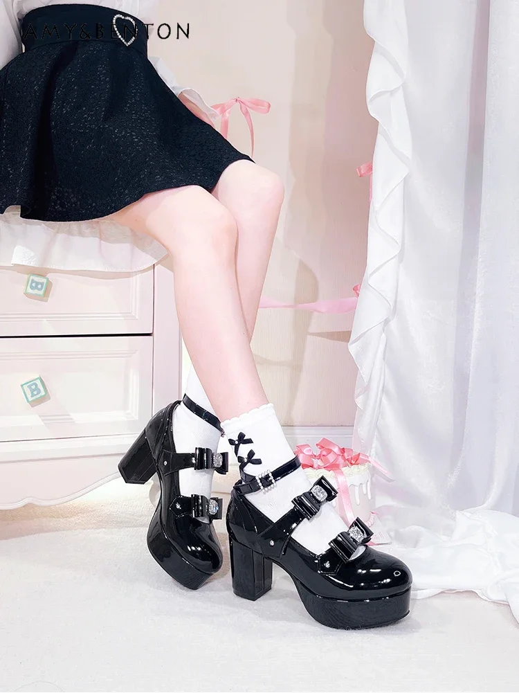 Sepatu hak tinggi Lolita yang diproduksi di Jepang sepatu hak Platform ujung bulat gesper busur lucu manis sepatu kulit putri elegan