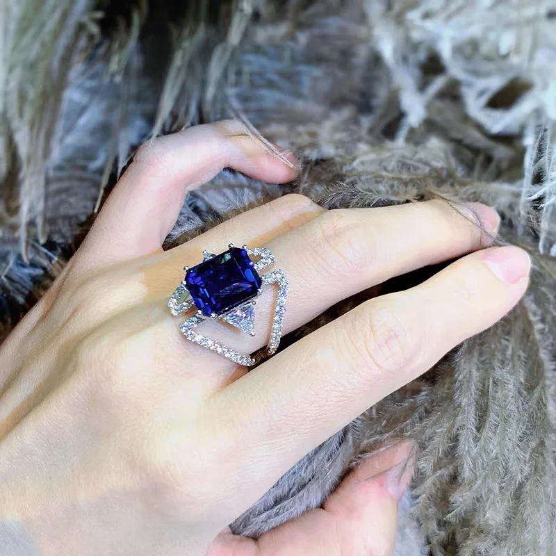Unique High-quality and Square Blue Rings for Women Light Luxury Fashion Inlaid Diamond Sapphire Ring Banquet Jewelry