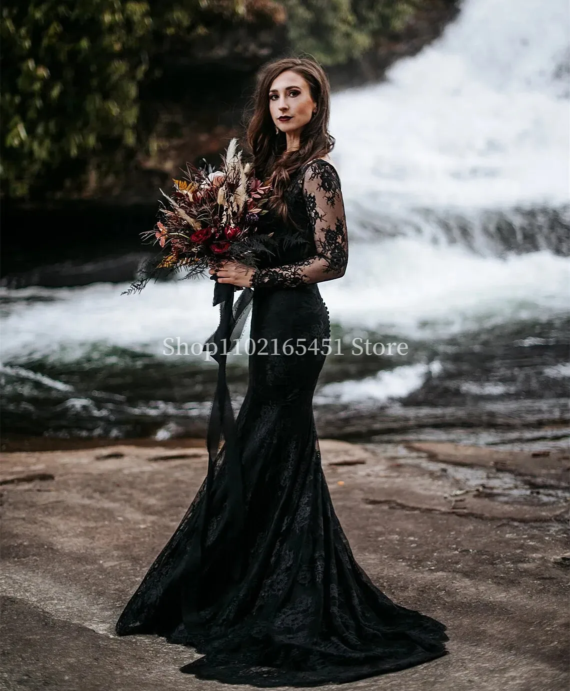 Gothic Style Black Lace Mermaid Wedding Dresses Long Sleeve Backless Country Bridal Gowns V-Neck Vintage Bride Dress Custom Made