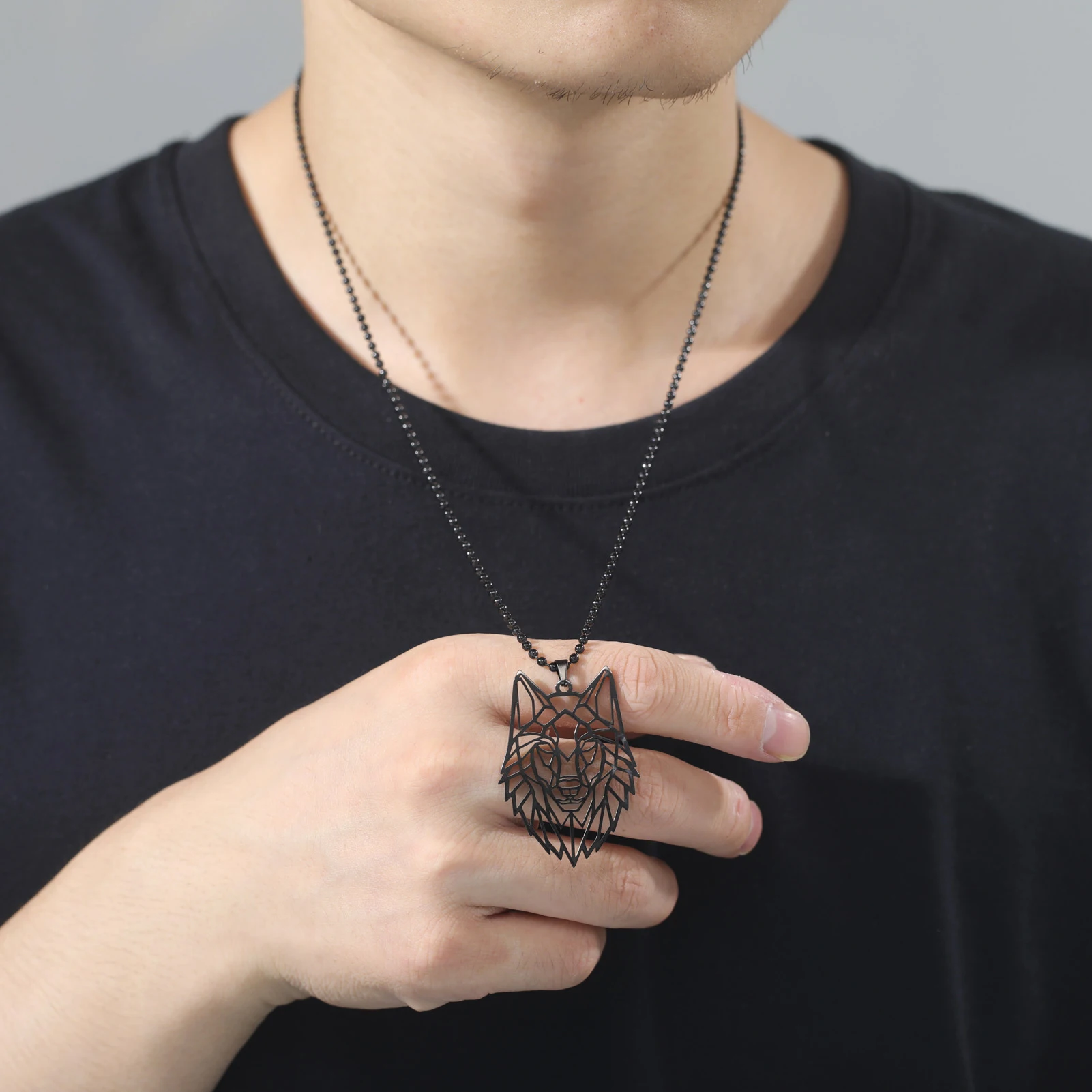 Jeshayuan Hollowed Out Wolf Head Stainless Steel Pendant Vintage Animal Necklace Men's jewellery