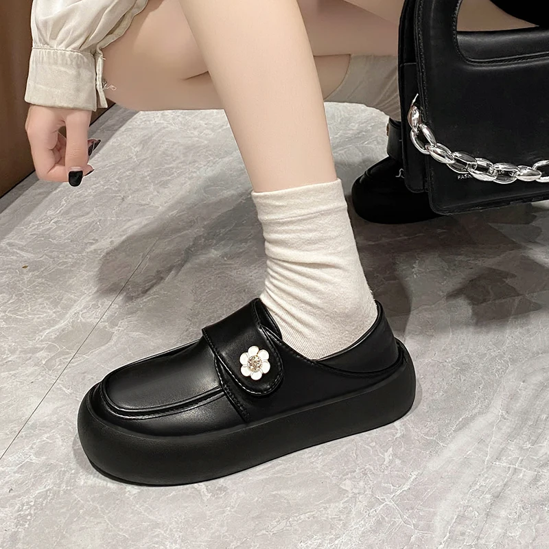 Ladies Non Slip White Medical Staff Shoes Smooth Leather Slip On Insole Clinic Daily Healthcare Worker Walking Footwear view 5