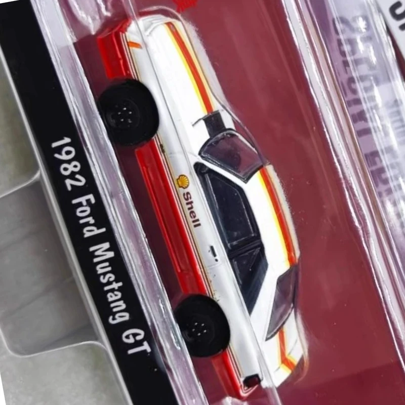 

1:64982 Mustang GT Alloy Model Original Wrapping Wall Hanging Gift for Friends