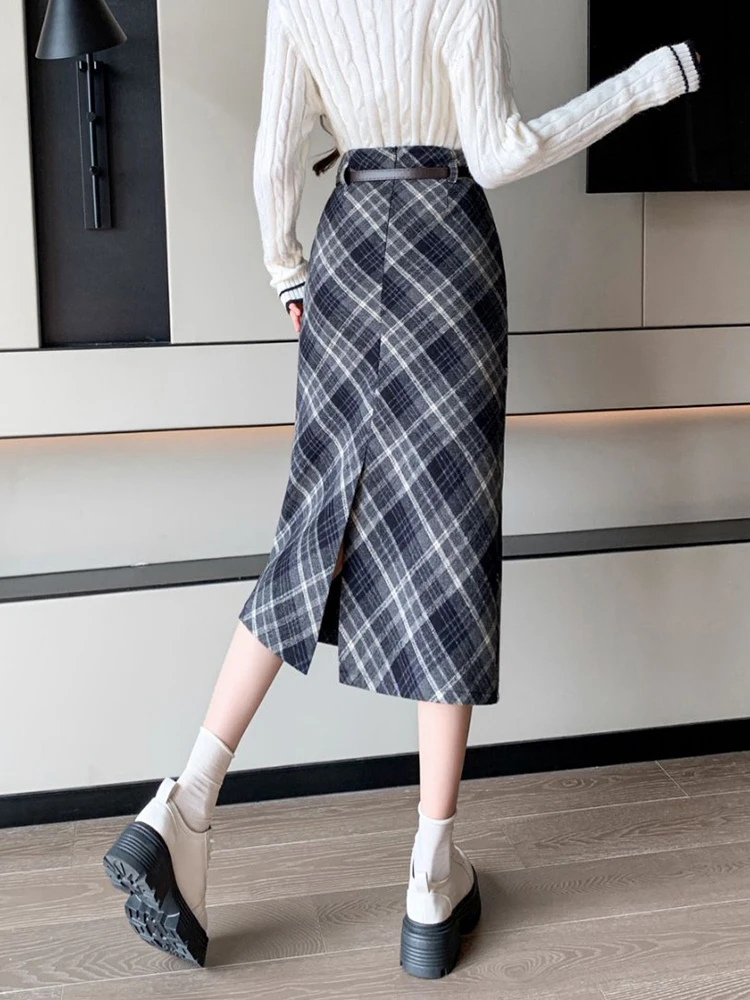กระโปรงทรงตรงผ้าวูลลายสก็อตเอวสูงสไตล์วินเทจสำหรับผู้หญิง ฤดูใบไม้ร่วง ฤดูหนาว ลำลอง ผ่าข้าง ทรงเข้ารูป ความยาวปานกลาง พร้อมเข็มขัด