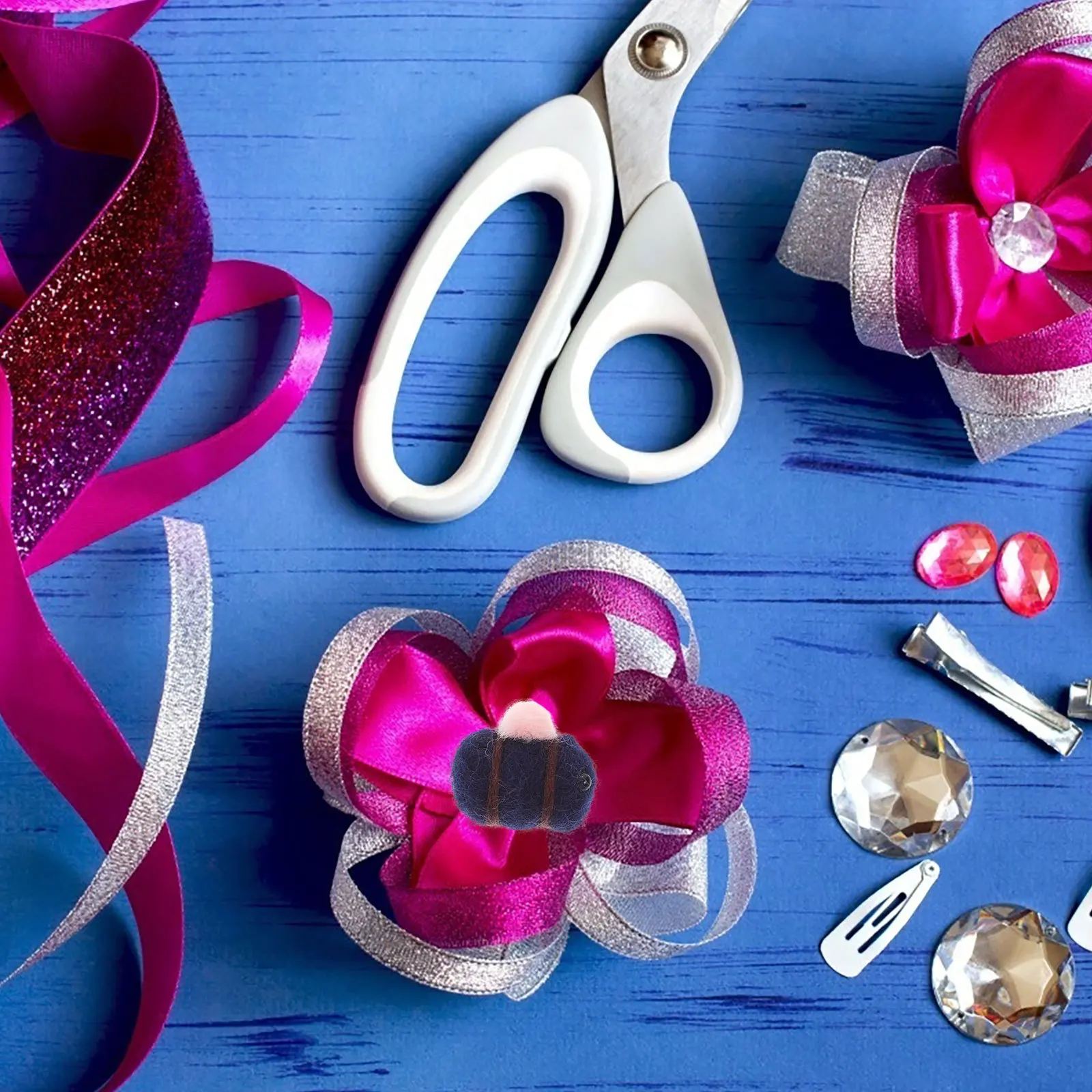 

10Pcs Wool Felt Pom Pom Bee Accessories Cute Mini Bees for DIY Birthday Holiday Party Decorations Wool Felt Balls Craft Supplies