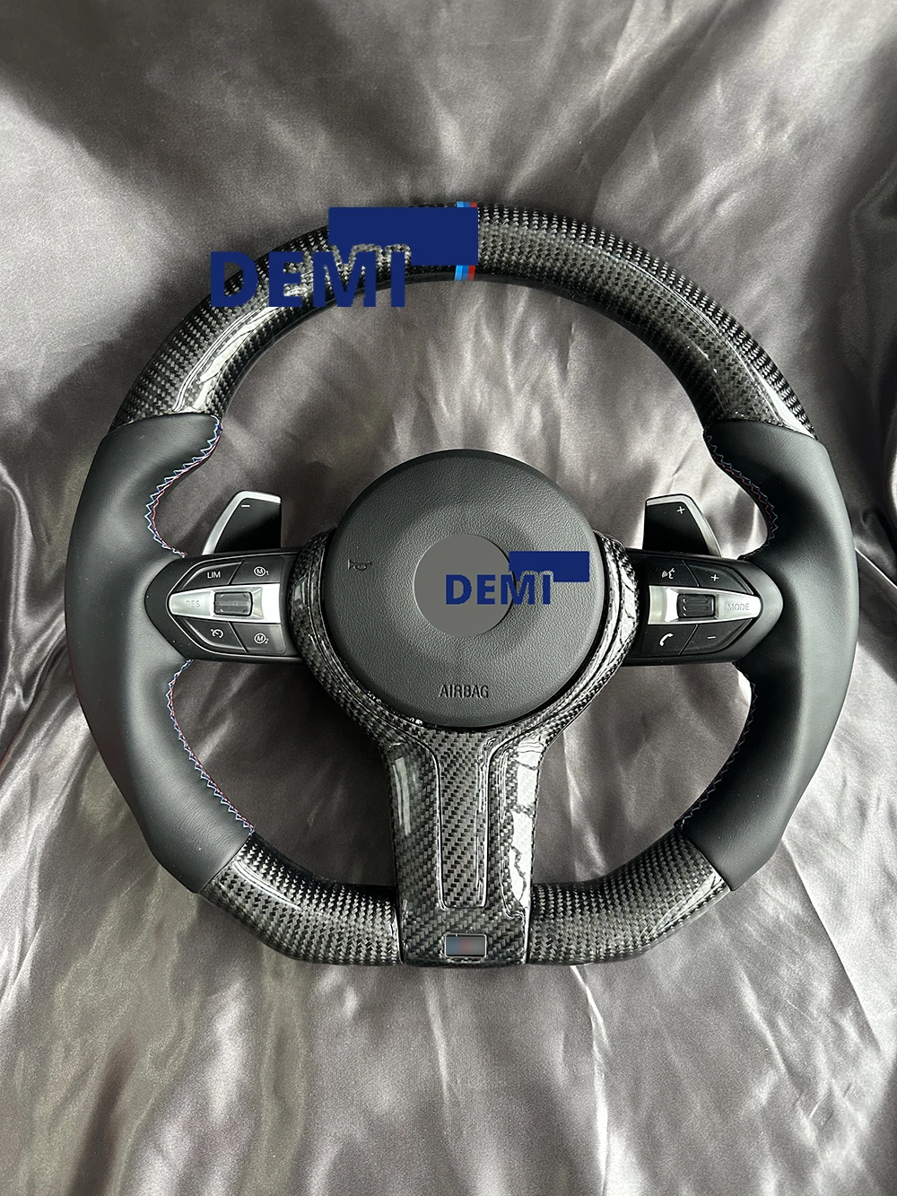 Sporty carbon brazing steering wheel for BMW M3 1 2 3 4 Series X1 / X2 / X3 /X4 /X5 / X6