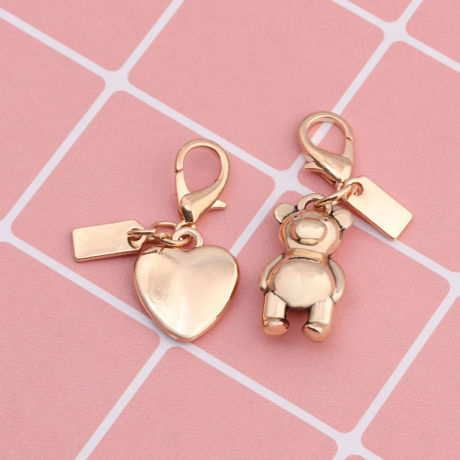 High-EndCherryBlossomButterflyFour-LeafClover Heart Bear Mouse Keychain Women’s Y2K Bag Pendant Car Accessory Gift Decoration