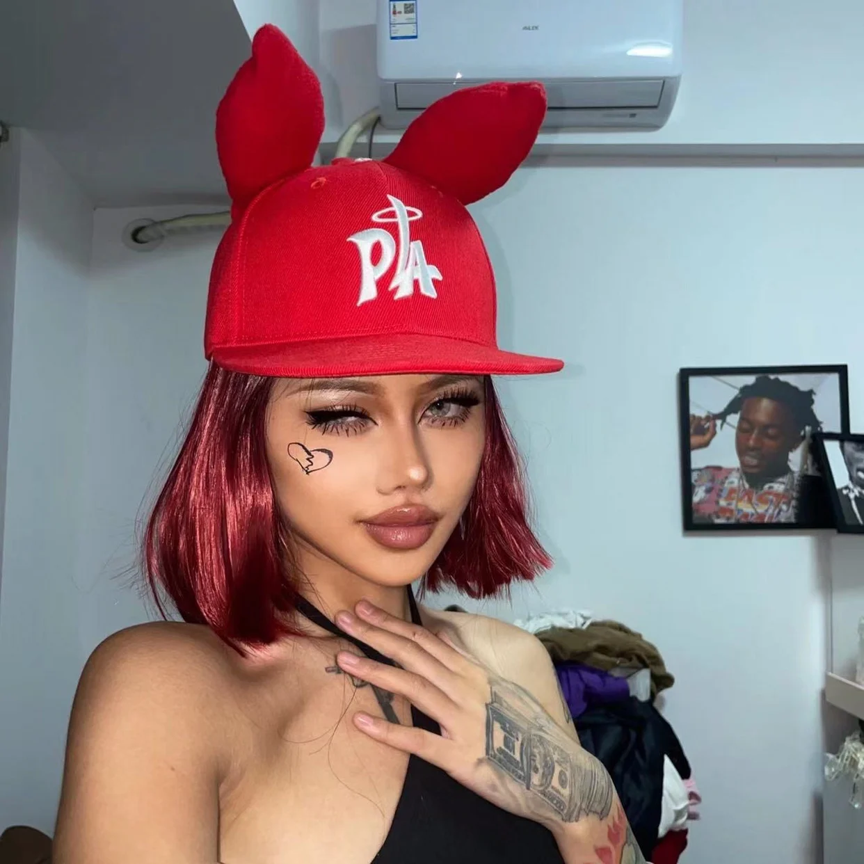 미친 토끼 귀 자수 미국 스타일 스트릿웨어 캡 플랫 브림 모자 코튼 캐주얼 유니섹스 청소년 쇼핑 및 가을 겨울용