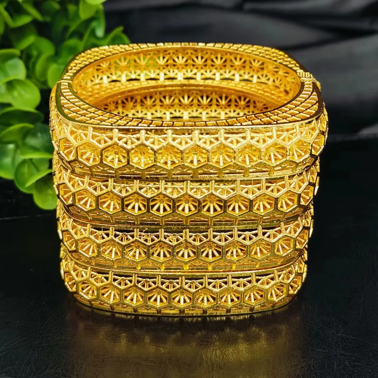 

4pcs Fashion women's square gold-plated bracelet Middle East Dubai bride wedding accessories Holiday gift African hand jewelry