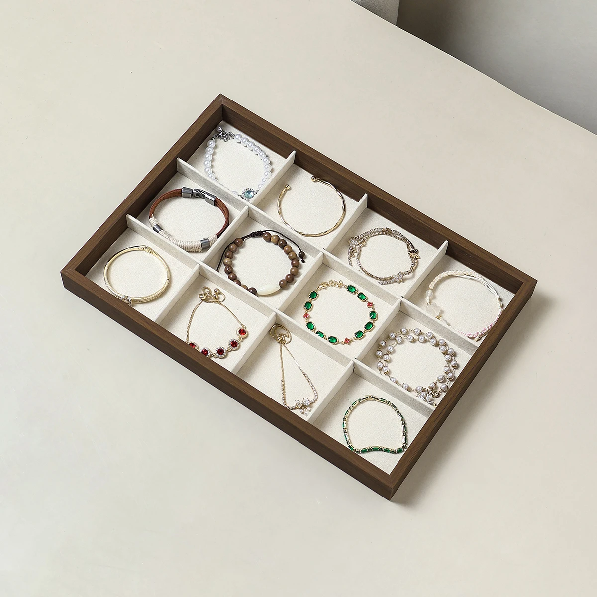 صينية مجوهرات مكونة من 12 حجرة من خشب الجوز الأسود، رف عرض الأساور/السوار، برج المجوهرات، مناسبة لتخزين المجوهرات