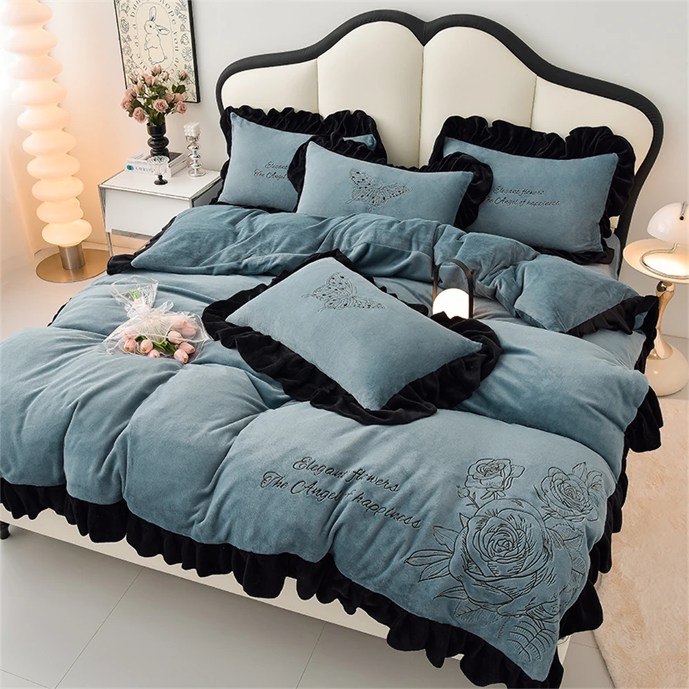 Milk Velvet Bedding Set Flower Embroidery Thickened Winter Warm Four Piece Set Black Lace Bedroom Decor Coral Velvet Quilt Cover