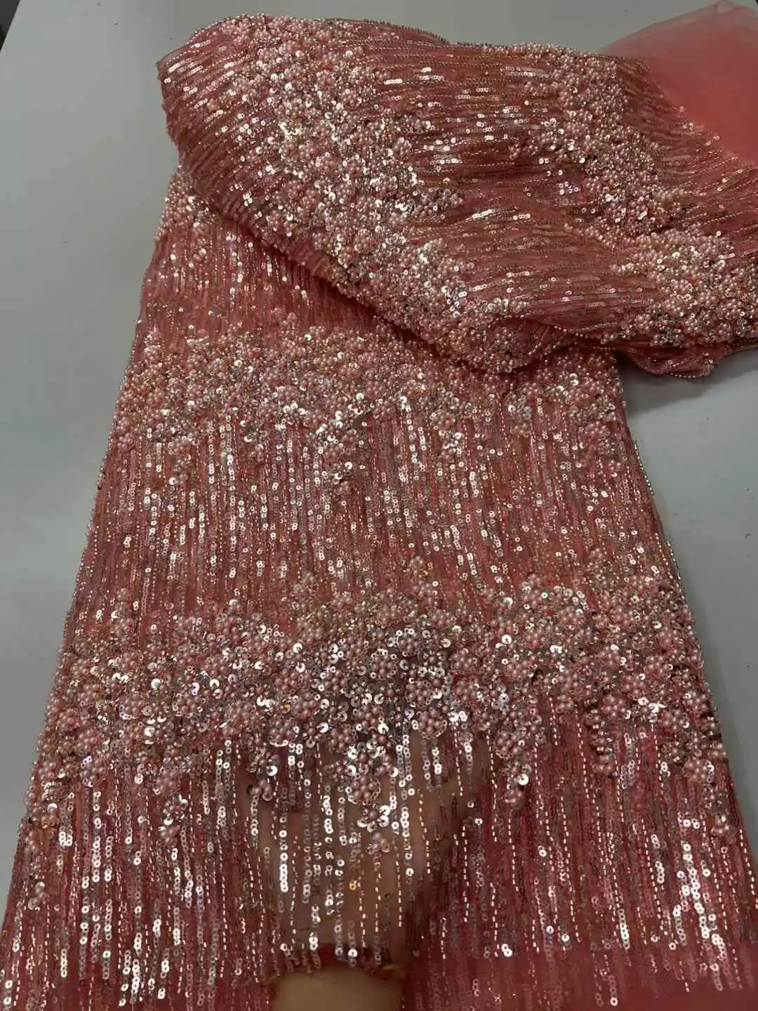 الأفريقي مطرز العريس أقمشة الدانتيل عالية الجودة الفرنسية شبكة نسيج الدانتيل الترتر النيجيري أقمشة الدانتيل فستان الزفاف خياطة ZX-103351