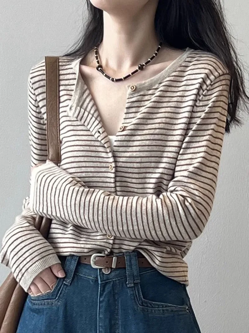 

Striped Knitted Cardigan Niche Blouse Round Neck Long-sleeved Sweater Camisetas Korean Popular Clothes Women's Graphic Tee