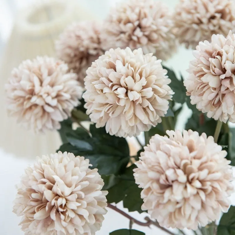 10/15 Stück Künstliche Blumen Seidenkugel Chrysantheme Hochzeits-Brautstrauß Heimtisch Fensterbank Festival-Deko DIY-Geschenk Bühnenrequisiten – Detail 7