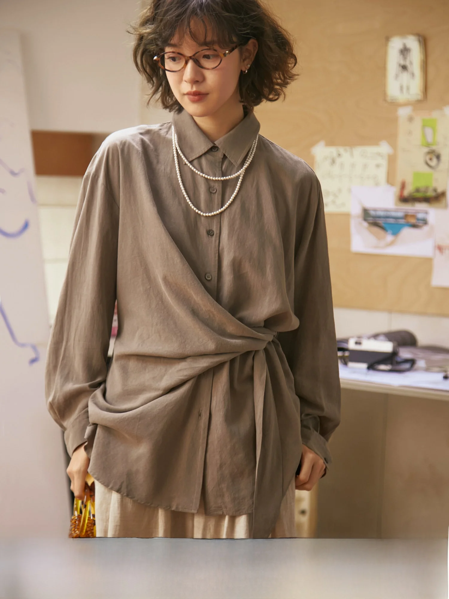 

VIMIE2026 Весна-Лето Новая винтажная свободная женская рубашка с поясом и длинным рукавом, однотонная, удобная, дышащая, повседневная