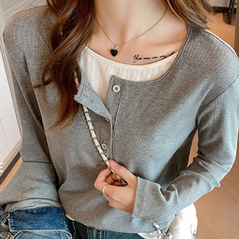 

Popular Fake Two Piece Round Collar Sweater Pullover Fashion Button Trim Long Sleeve Tops Korean Streetwear Contrasting Knitwear