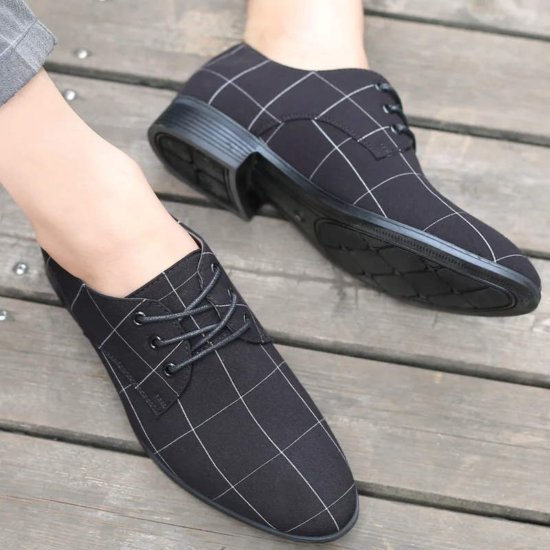 Nieuwe Stijl Doek Schoenen Mannen Plus Size Casual Schoenen Ademende Puntige Canvas Lederen Schoenen Oude Beijing Doek Schoenen Heren Formele Kleding