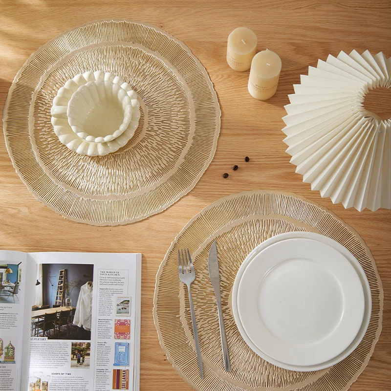 

Set of 4 Table Mat Round Golden PVC Placemat Hollow Insulation Coaster Pads Table Bowl Home Christmas Modern Style Decor