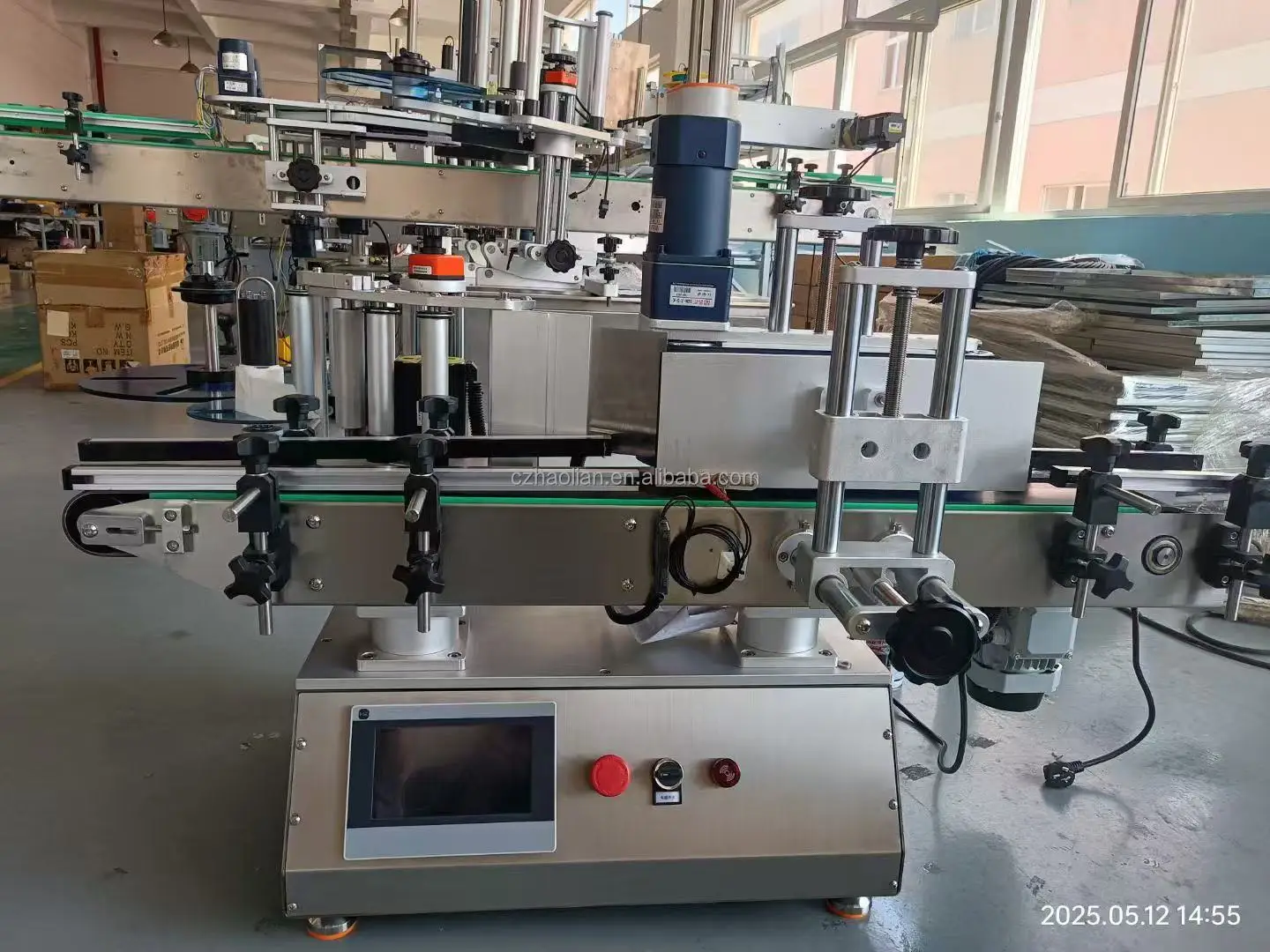 Desktop Automatic Sticker Round Plastic Glass Bottle Labeling Bottle Machine Semi Automatic For Bottle