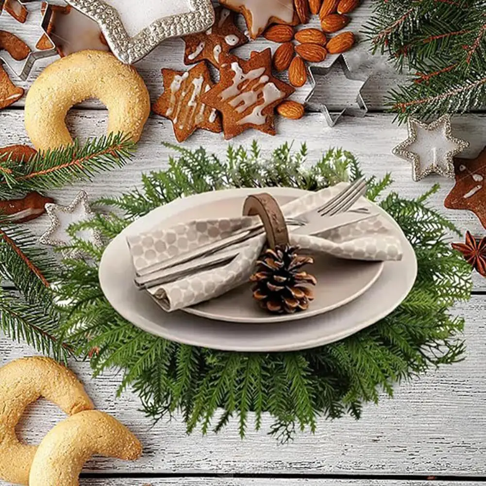 Round Winter Placemat Christmas Pine Branch Placemat Festive Holiday Table Decor Faux Cedars Placemats for Christmas Party Decor