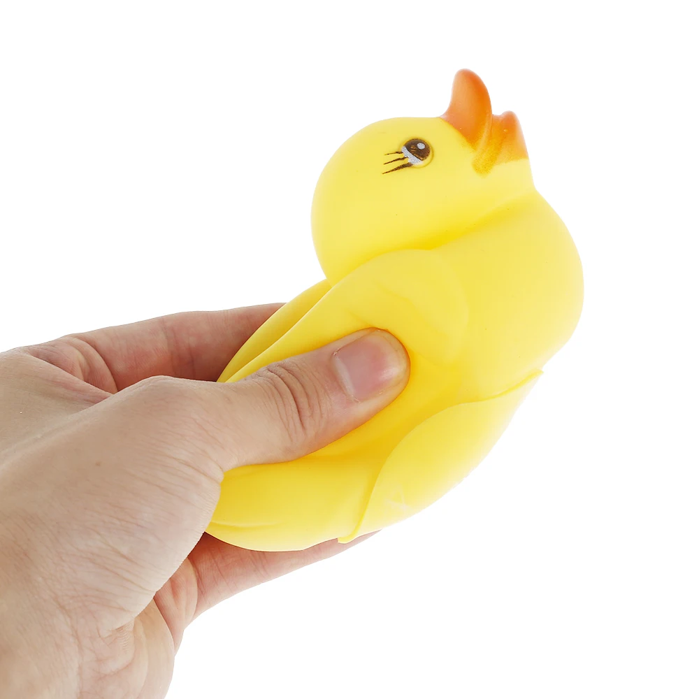 4個セット バスアヒル おもちゃ イエローアヒル ファミリーバスセット 浮かぶ鳴きアヒル ベビーシャワーおもちゃ キッズバスタブアヒルセット 幼児向け