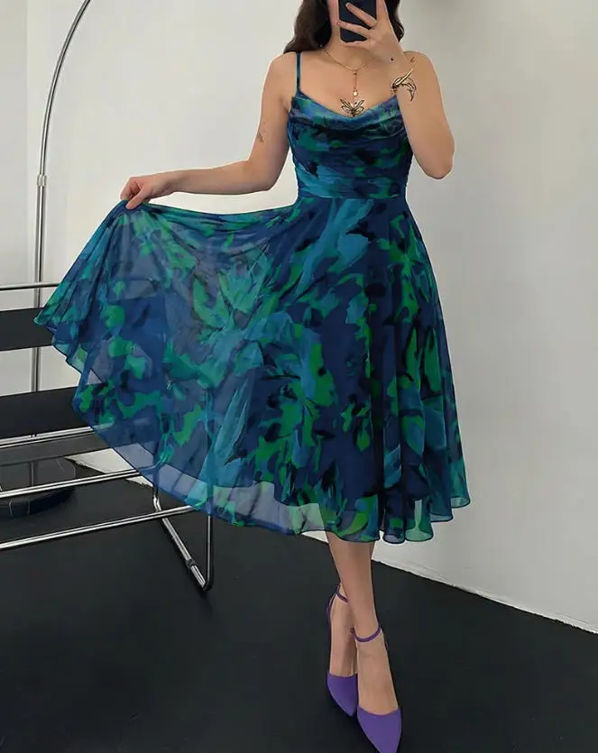 

Women's Dress Summer New Fashionable and Sexy Style Color Blocked Print V-Neck High Waist Tight Backless Suspender Dress