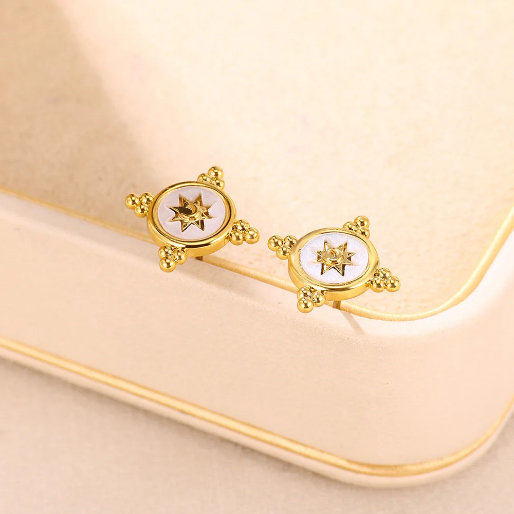 Vintage Unisex Round Stud Earrings With White Black Enamel Color Ear Earrings Crescent Moon Pattern Metal Earings Women Jewelry image 3