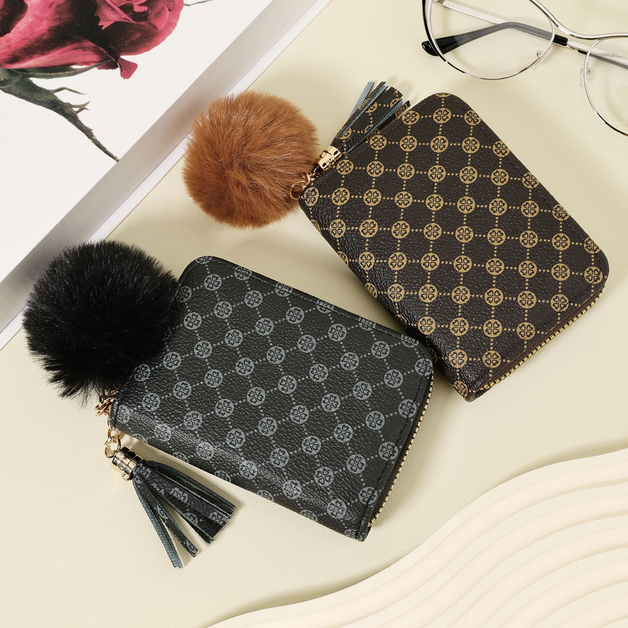 Fashionable and high-quality credit card storage bag, simple and casual multi slot, featuring a Stylish Pom pom Accent, fashiona
