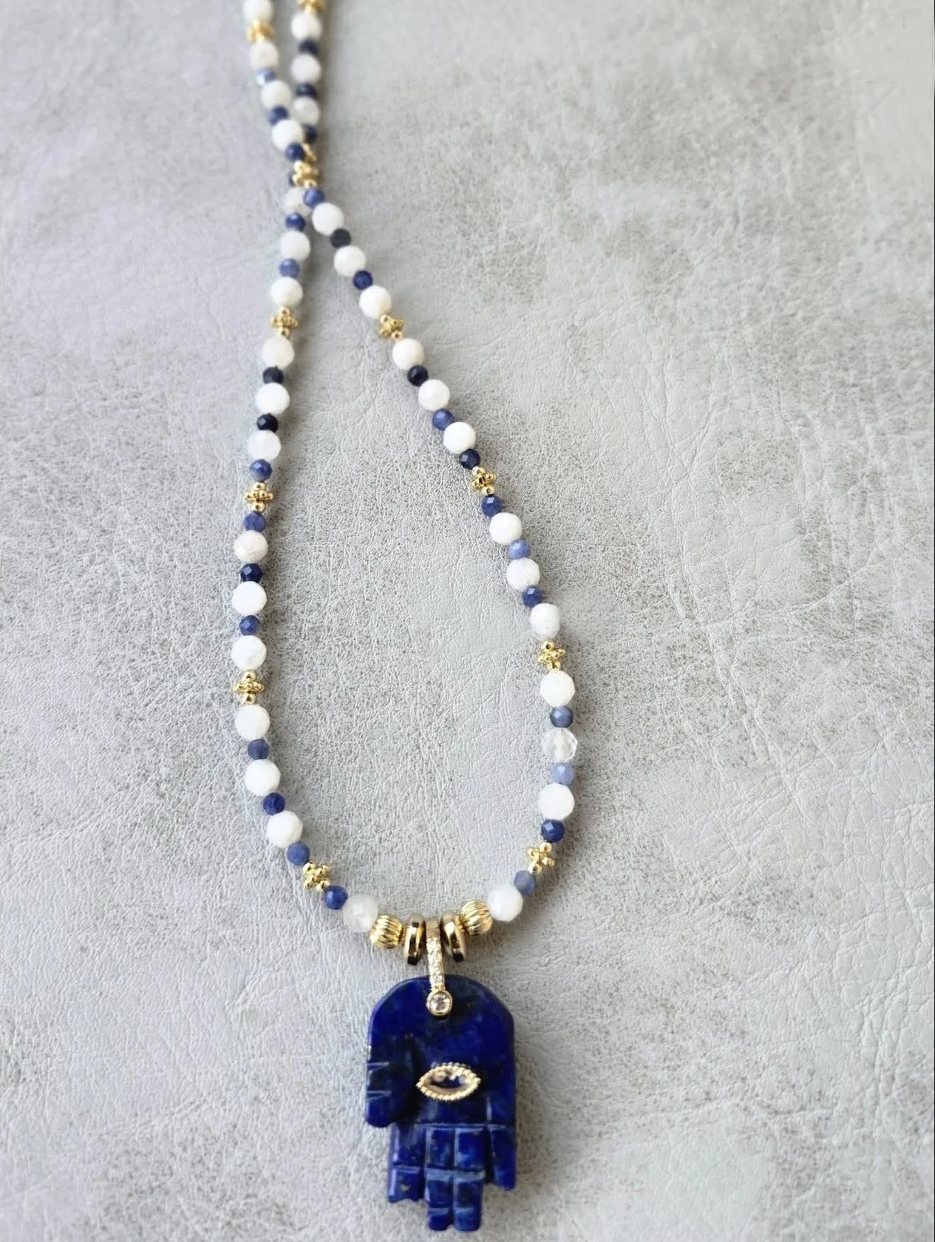 Bohemian Fashion Colorful Natural Stone Beaded Collar  Green gold and white jade Buddha's hand Pendant Jewelry for lady Gift