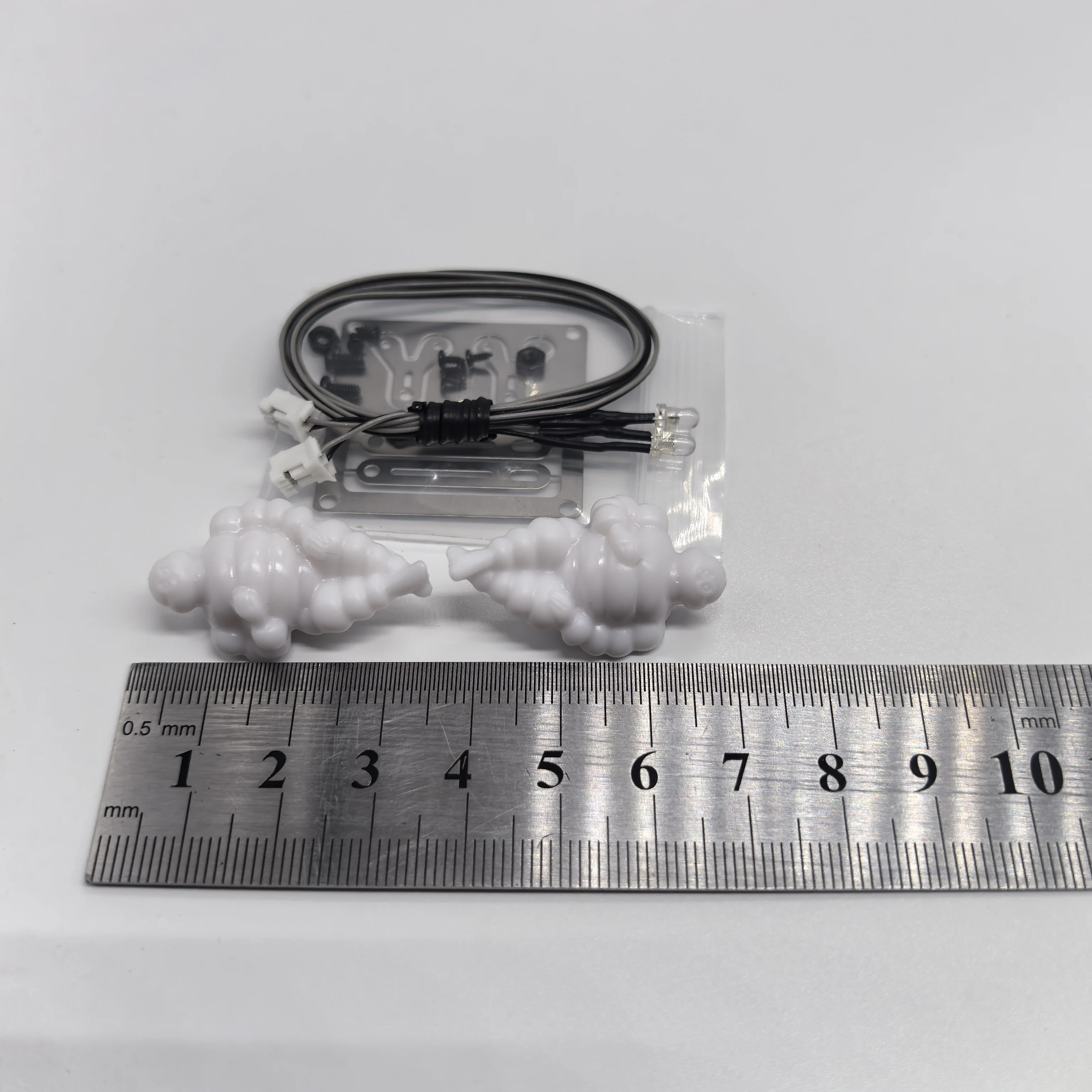 

1 Pair LED Luminous Doll Lighting Upgrade for 1/14 Tamiya RC Truck Tipper SCANIA 770S VOLVO BENZ ACTROS AROCS MAN TGX Diy Parts