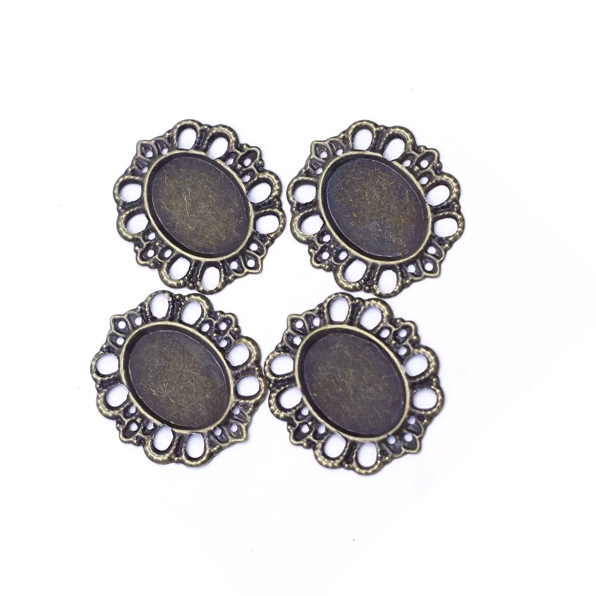 10PCS Oval Cameo Cabochon Settiings Charm 30x26mm Fit 18x13mm Hollow Crafts Embelissement Scrapbook Supplies Handmade Materials