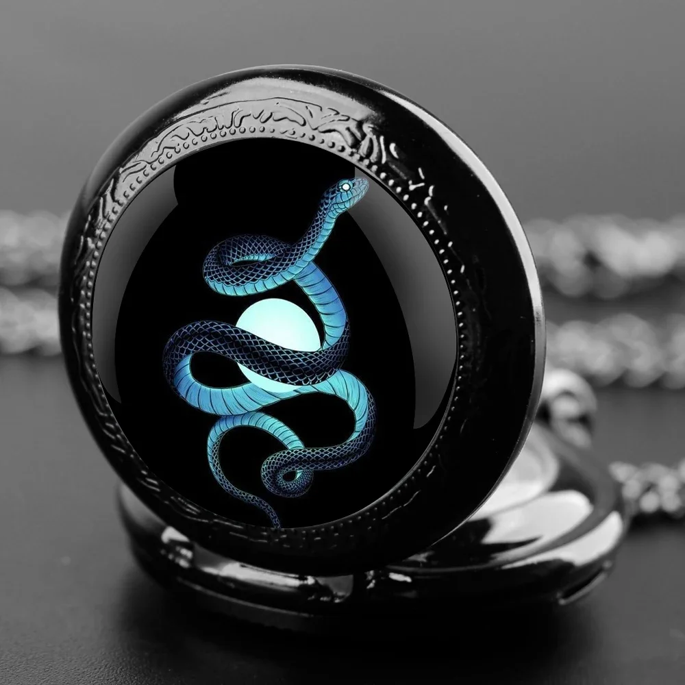 

Spirit Snake Around Moon Design Glass Dome Quartz Pocket Watch Silver Chain Arabic Numeral Dial Men Women Vintage Birthday Gifts